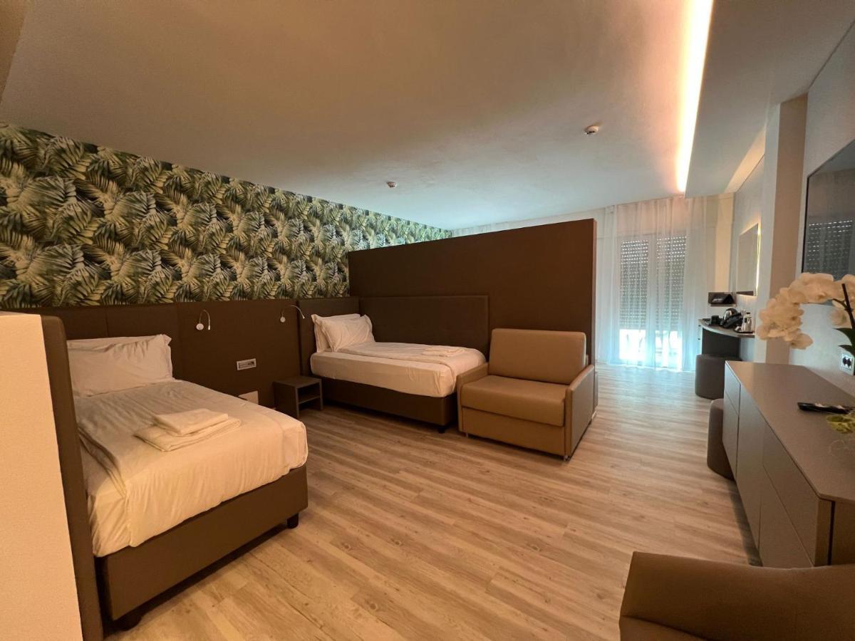 International Beach Hotel Ліньяно-Сабб'ядоро Екстер'єр фото