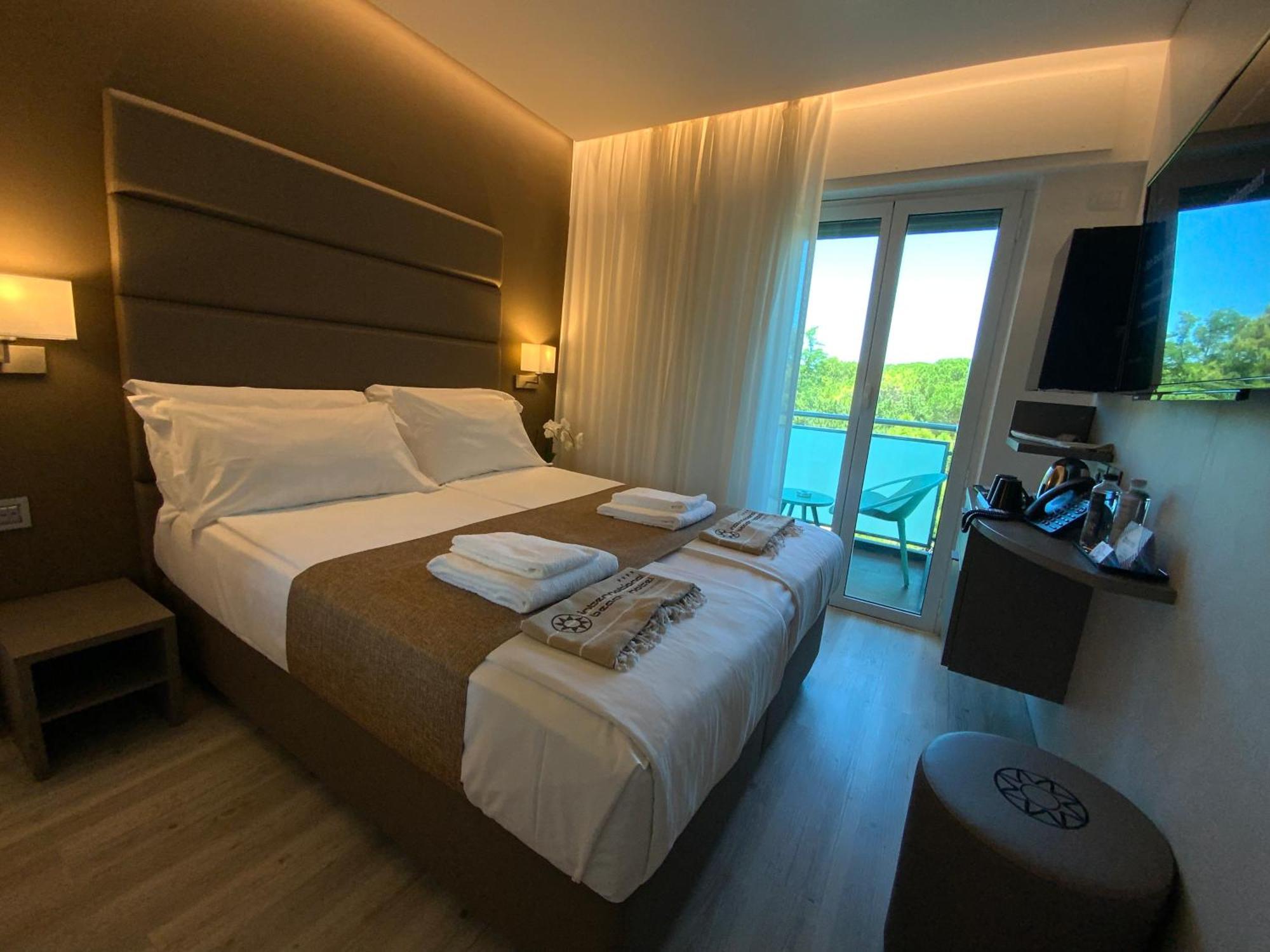International Beach Hotel Ліньяно-Сабб'ядоро Екстер'єр фото