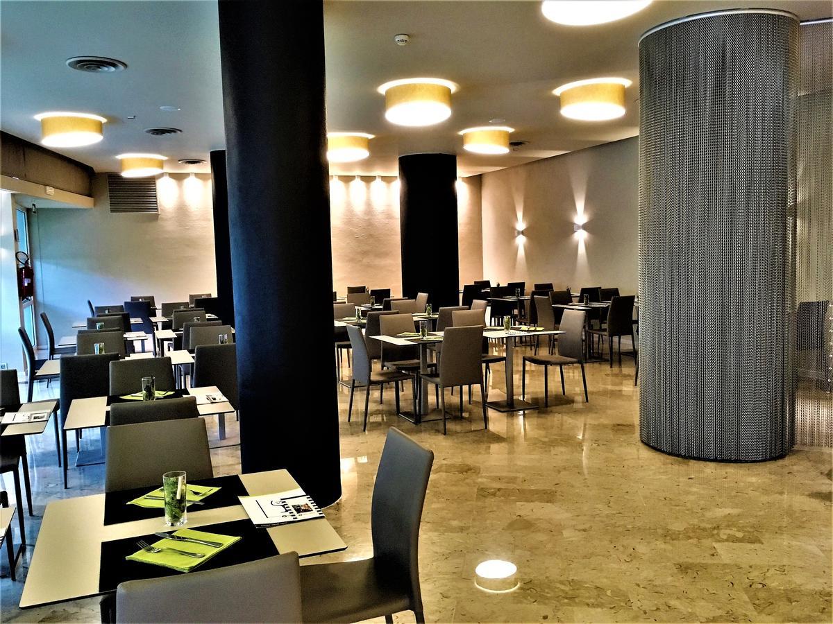 International Beach Hotel Ліньяно-Сабб'ядоро Екстер'єр фото